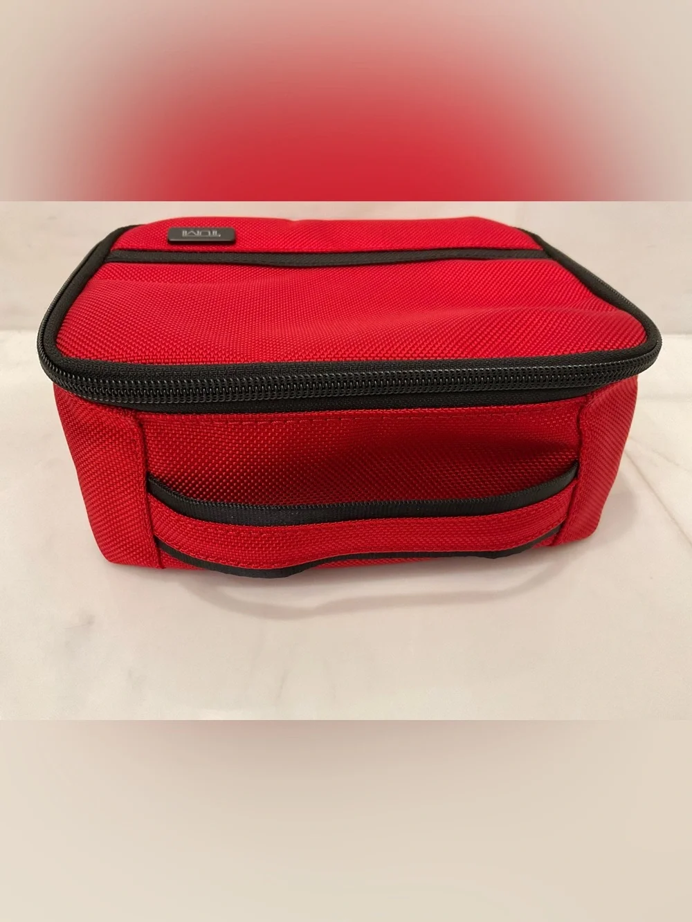 NEW TUMI Zippered CUBE TRAVEL POUCH - Cosmetic Bag - RED with BLACK
